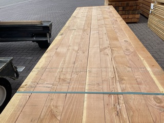 Ca. 38 Douglas balken fijnbezaagd, 100x100mm, lengte 300cm